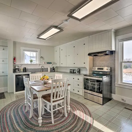 Historic Waldoboro House Near Lakes, Boating, Etc!